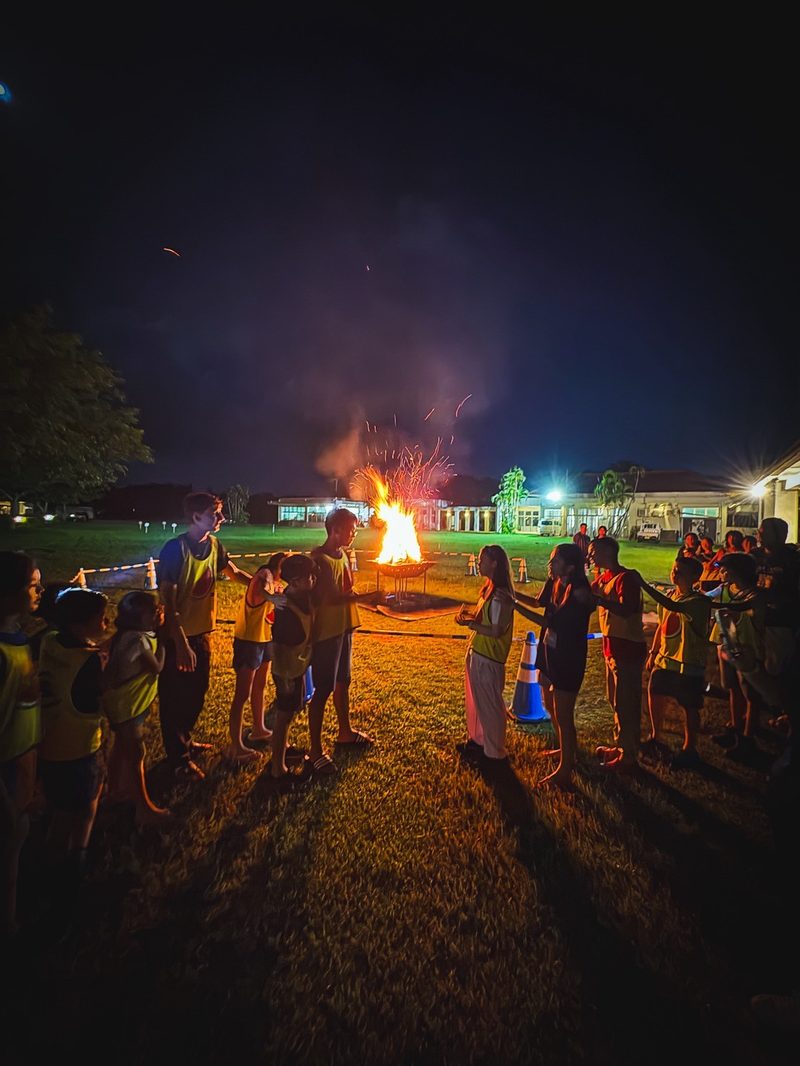 キャンプファイヤー